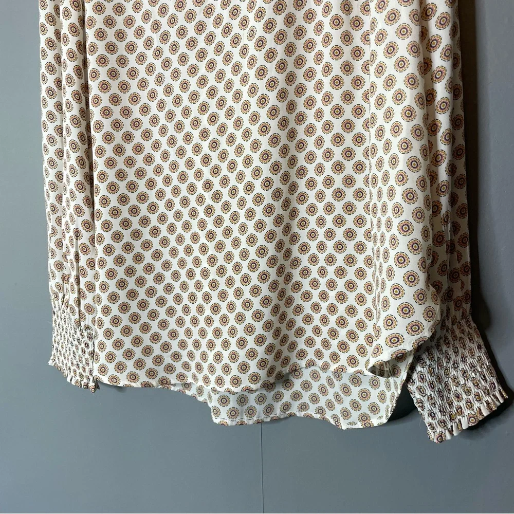 Loft women’s Polka Dot Cream Blouse size medium - Picture 4 of 11